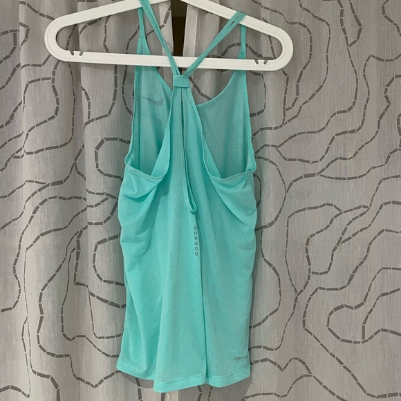 Nike workout tank - Picture 2 of 2